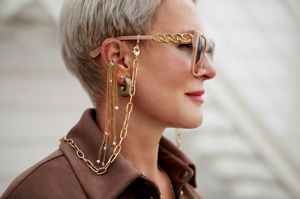 Chaine de lunette : l'accessoire mode indispensable